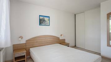 2 bedrooms