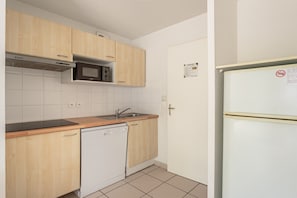 Fridge, microwave, stovetop, dishwasher - Sun-Drenched Coastal Garden Retreat (Ondres)