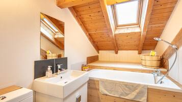 Douche, sĂšche-cheveux