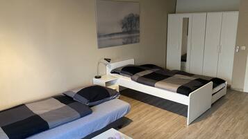 Iron/ironing board, WiFi, bed sheets