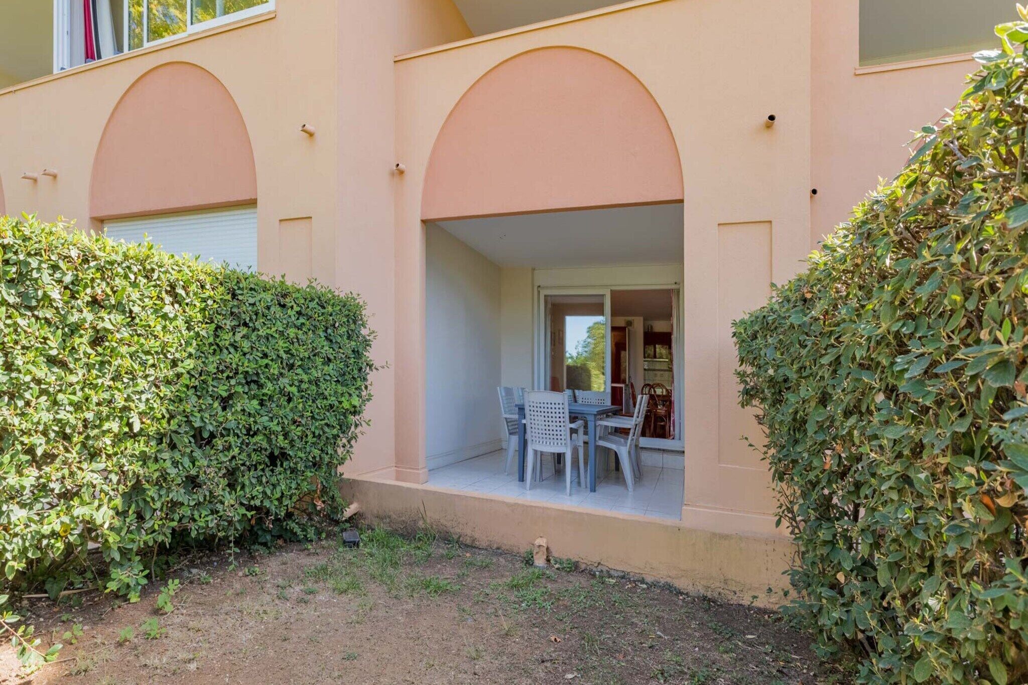 屋外ダイニングエリア