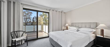 Bügeleisen/Bügelbrett, Internetzugang, Bettwäsche