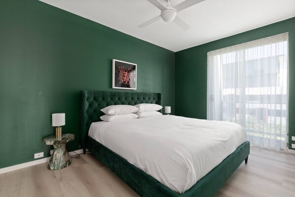 1 habitación, tabla de planchar con plancha, internet y ropa de cama 