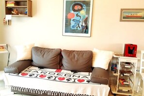 Interior - Familiar swimming pool and open, private space (Castelsardo)