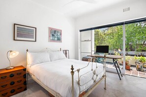 1 chambre, fer et planche à repasser, accès Internet, draps fournis
