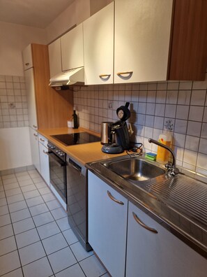 Private kitchen - Quellengold Apartment – Comfortable Stay in Bad Krozingen-Schlatt (Bad Krozingen)