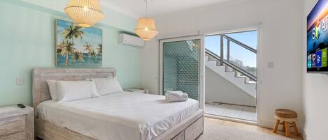 Iron/ironing board, Internet, bed sheets