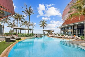 Pool - Luxury Beachfront 1-Bed Apartment with Pool & Gym (Surfers Paradise)