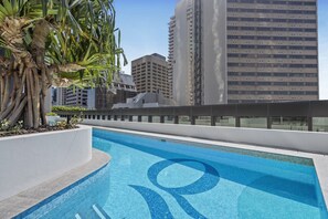 Indoor pool - Modern City Escape with Pool Access and Views (Brisbane City)