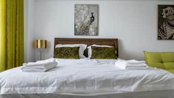 Leilighet – superior, balkong, byutsikt | Strykejern/-brett og wi-fi (inkludert)