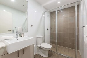 Towels - Central Redfern Home with Balcony Escape (Redfern)