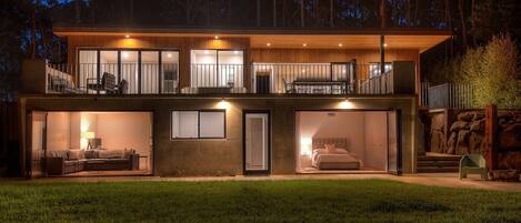 المنشأة من الخارج