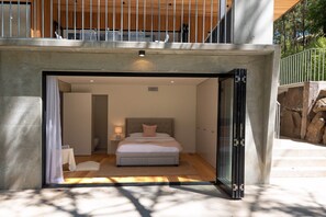 4 Schlafzimmer, Schreibtisch, Bügeleisen/Bügelbrett, Reisekinderbett