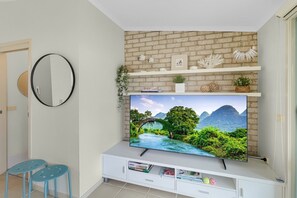 Interior - 2-Bed Townhouse with Outdoor Area (Long Beach)