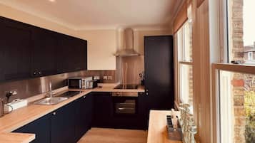 Micro-ondas, fogão, cooktop, lava-louças