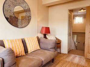 Interior - Bright 2BR Victorian Flat Near Tube - Refurbished (London)