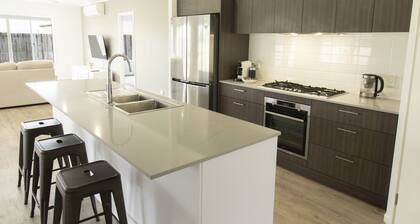 Spacious 4-Bed House in Leafy Plainland