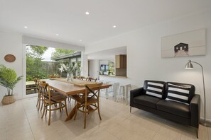 Dining - Light-Filled House Near Beaches and Cafés (Mount Martha)