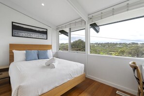 3 slaapkamers, een strijkplank/strijkijzer, reisbedje, internet