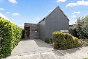 Exterior - Spacious 1-Bed Townhouse in Norlane (Norlane)