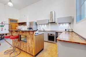 Kühlschrank, Ofen, Herdplatte, Geschirrspüler