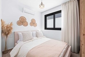 Soundproofing, travel crib, free WiFi, bed sheets - Pamboo Ampelos House by Nomads (Paphos)