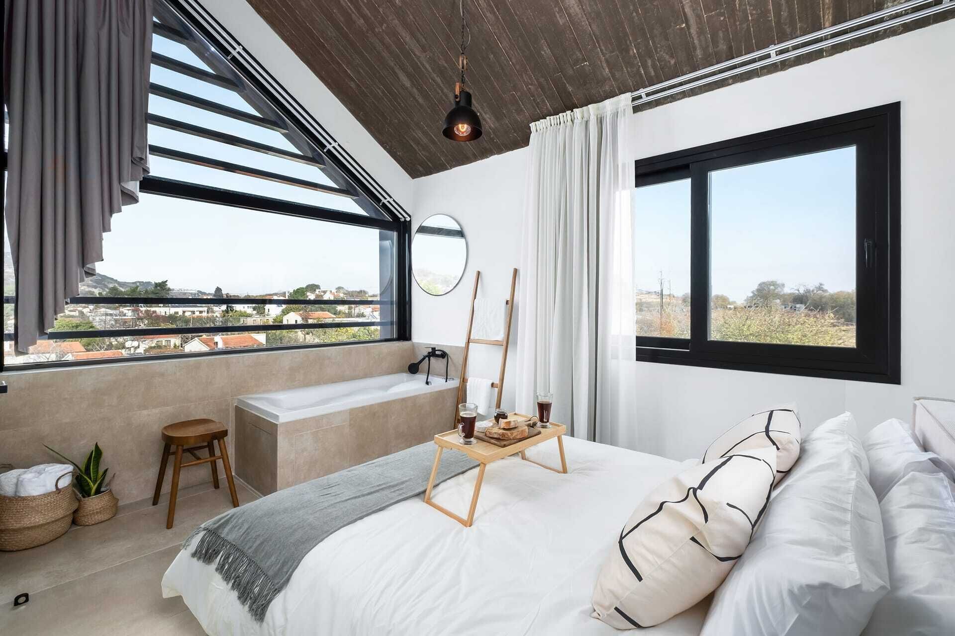 Accès au Wi-Fi (inclus), literie fournie