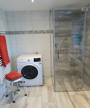 Een douche, een haardroger