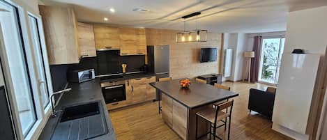 Microwave, oven, stovetop, dishwasher