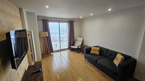 TV - Large 75m2 apartment in Font Romeu - 2 steps from town center and ski lifts (Font-Romeu-Odeillo-Via)
