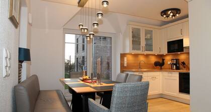 Grachtenblick II - Exklusives, freistehendes Ferienhaus am Wasser mit tollem