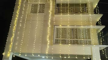 Façana frontal de l'allotjament