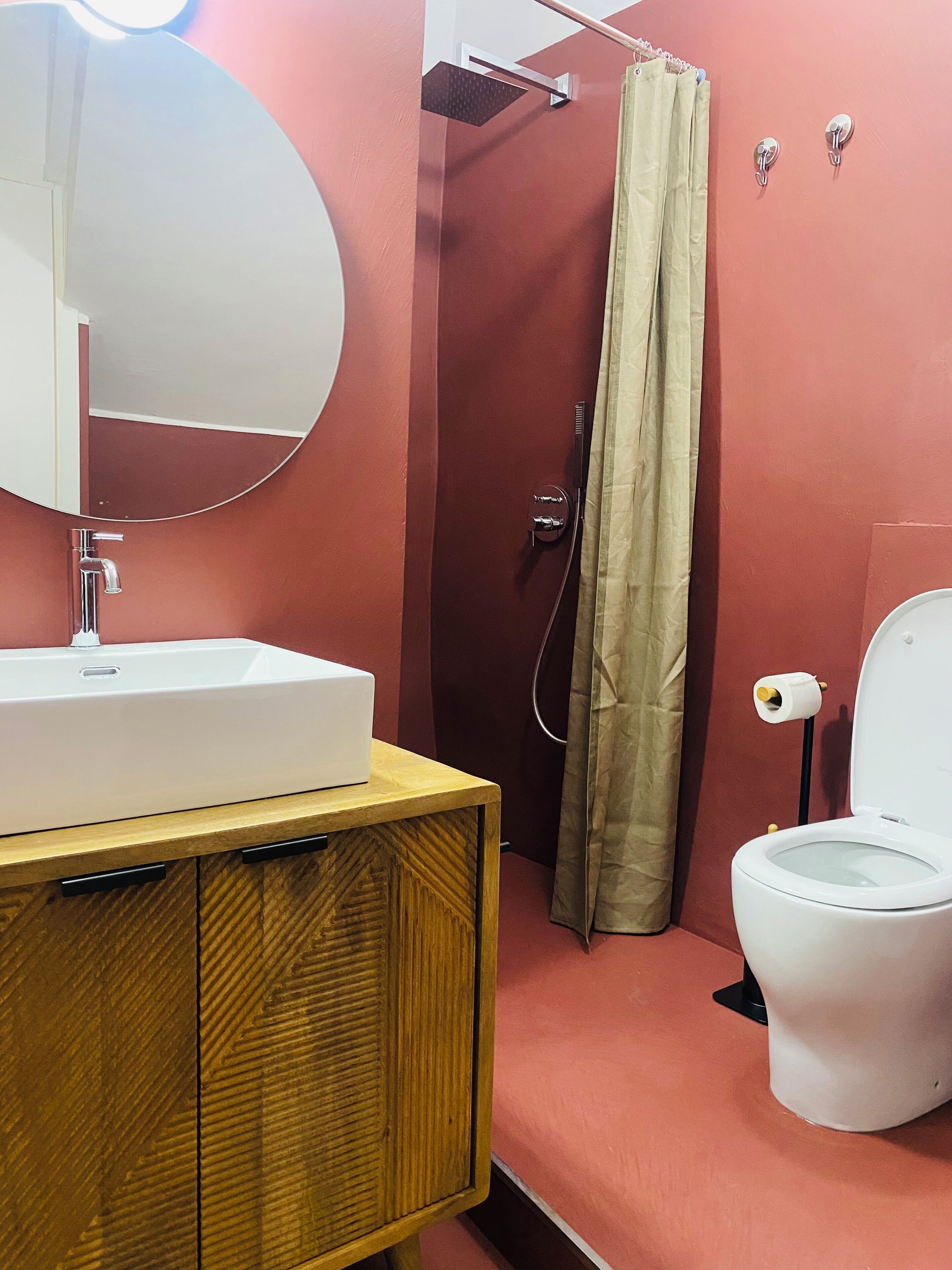 Dusche, Haartrockner, Bidet, Handtücher