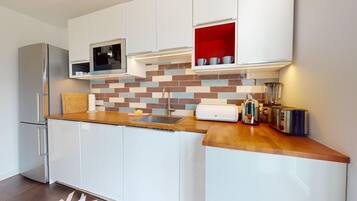 Kühlschrank, Ofen, Herdplatte, Geschirrspüler