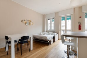 2 bedrooms, iron/ironing board