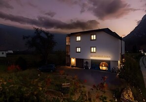 Exterior - Apartment Maruna with Mountain View, Private Terrace and Wi-Fi (Magrè allʼ Adige)