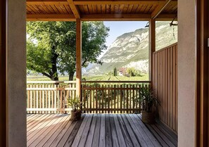 Property grounds - Apartment Maruna with Mountain View, Private Terrace and Wi-Fi (Magrè allʼ Adige)