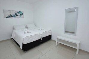 WiFi, bed sheets - Ariston First Line Lake View (Tiberias)