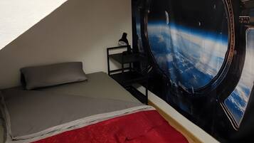 1 habitación, escritorio, wifi y ropa de cama