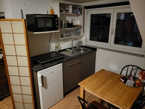 Fridge, oven, stovetop, dishwasher - Affordable Vacation Apartment near Tübingen (Gomaringen)