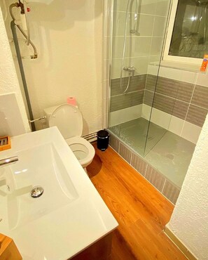 Hair dryer, towels, soap, toilet paper - Cocoon in the heart of Nîmes (Nîmes)