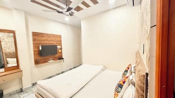 Ropa de cama de alta calidad y escritorio