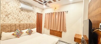 Near Mahakal Temple Hotel M L Y  Ujjain