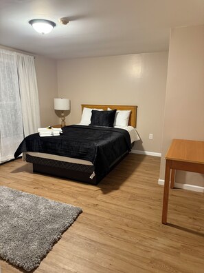 WiFi, bed sheets - 3-bedroom townhome in peaceful New Haven near Yale Science Center (New Haven)