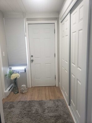 Interior - Walk to the Beach!3 BR Cozy  and Comfortable stay in Blohm Street, West Haven (West Haven)