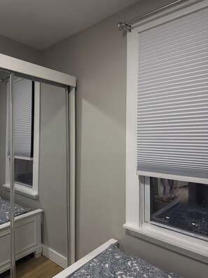 Interior - Walk to the Beach!3 BR Cozy  and Comfortable stay in Blohm Street, West Haven (West Haven)