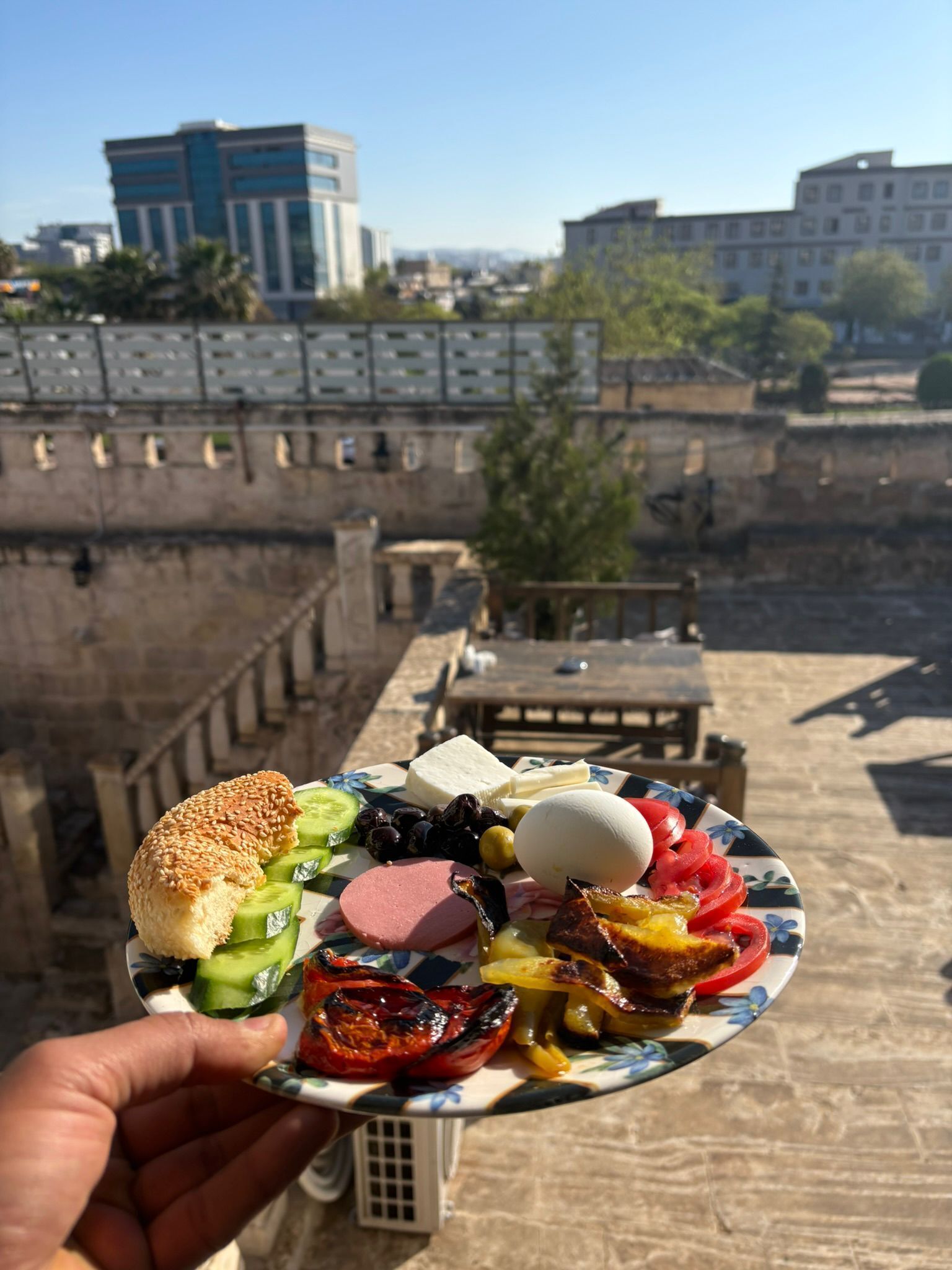 包含每日当地美食早餐