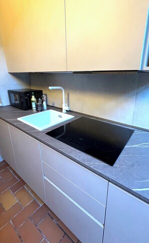 Microwave, oven, stovetop, dishwasher - In the heart of the historic center a few steps from the Arena and Juliet's Balcony (Verona)