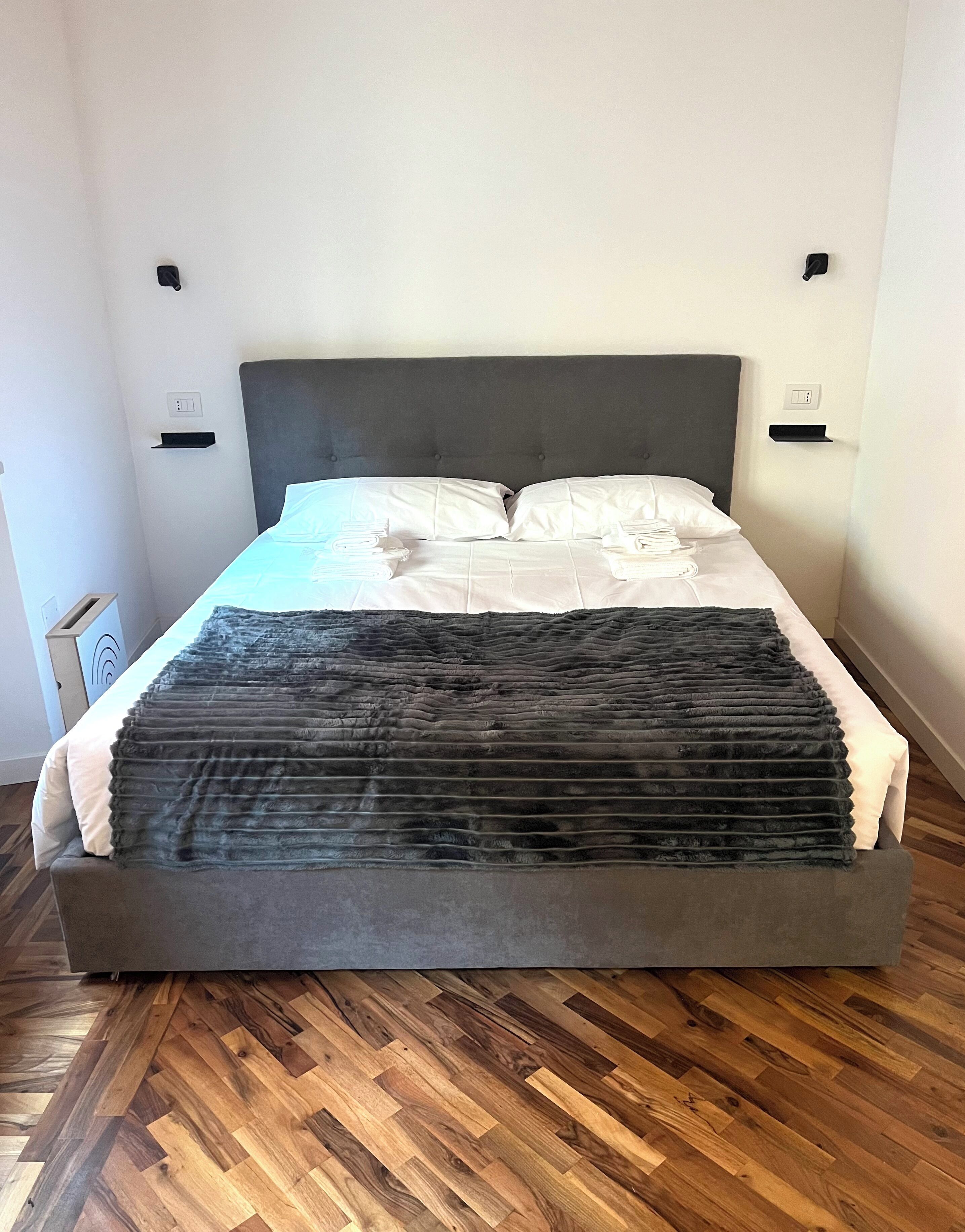 Internet, bed sheets