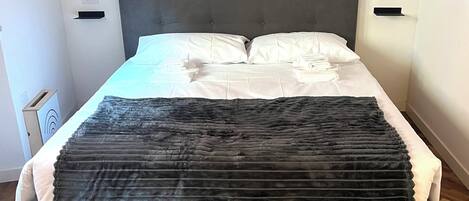 Internet, bed sheets